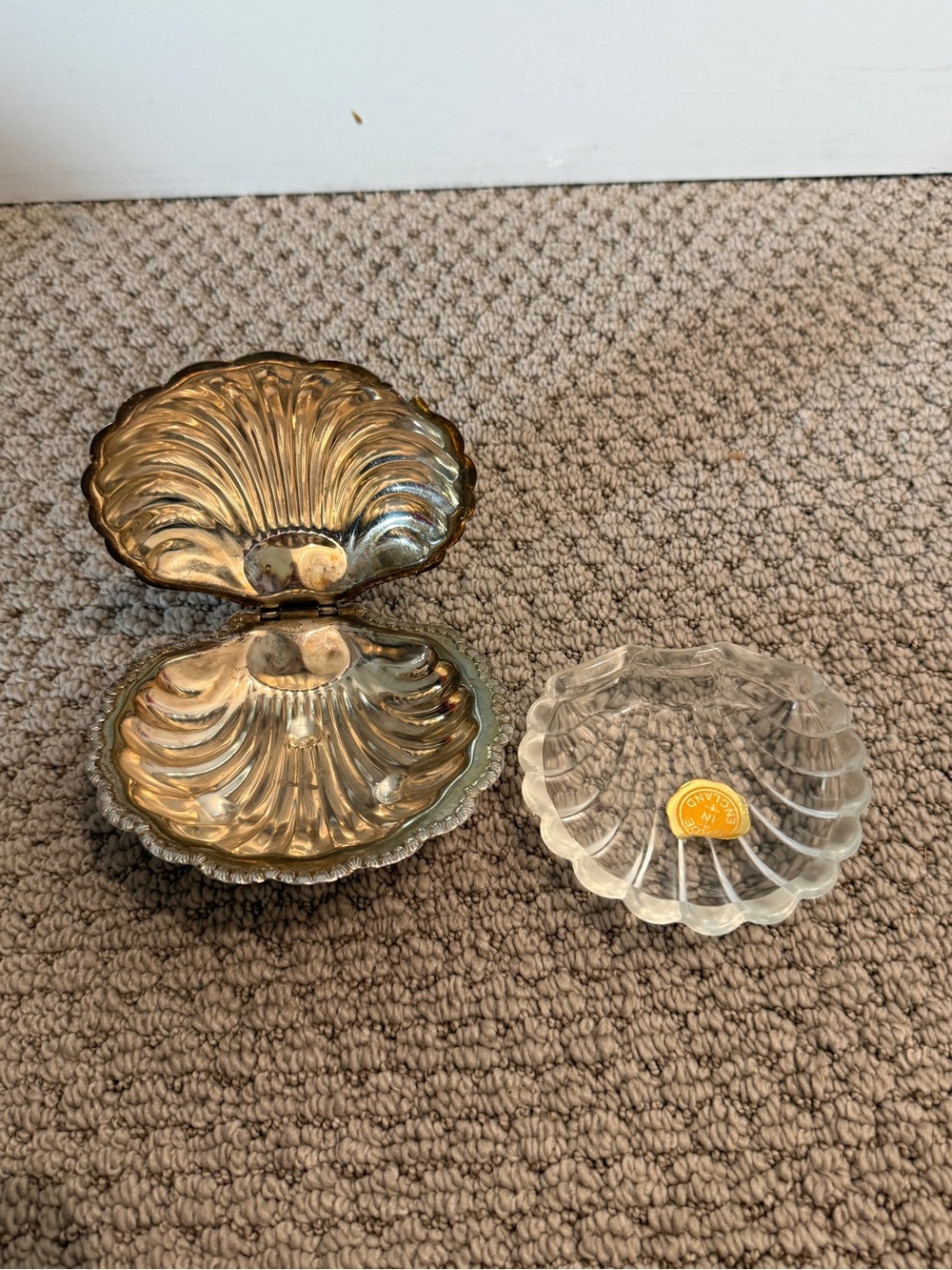 silver Shell Jewelry Trinket Box with Clear Glass Insert